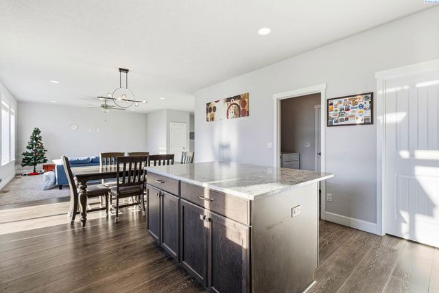 3035 Wild Canyon Way, Richland, WA 99354