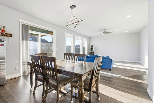 3035 Wild Canyon Way, Richland, WA 99354