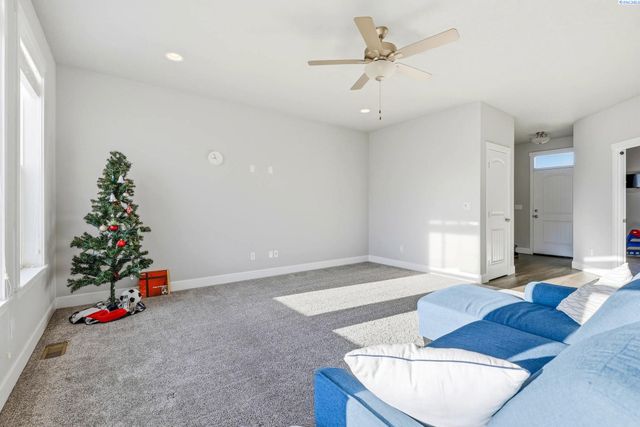 3035 Wild Canyon Way, Richland, WA 99354