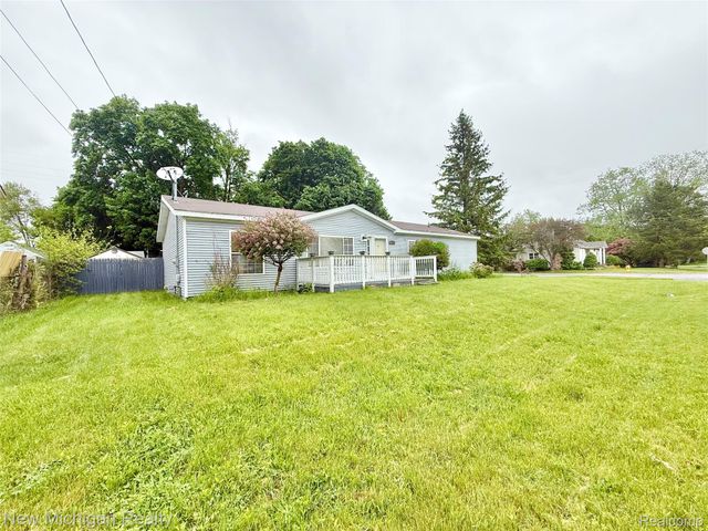 2245 Webber Avenue, Burton, MI 48529