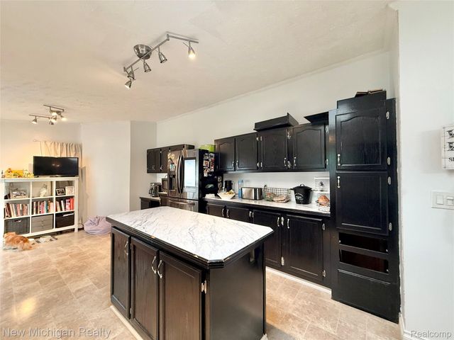 2245 Webber Avenue, Burton, MI 48529