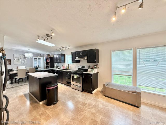 2245 Webber Avenue, Burton, MI 48529