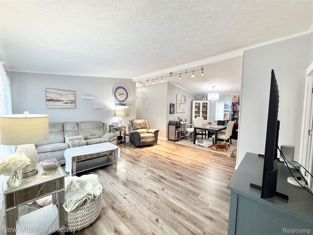 2245 Webber Avenue, Burton, MI 48529