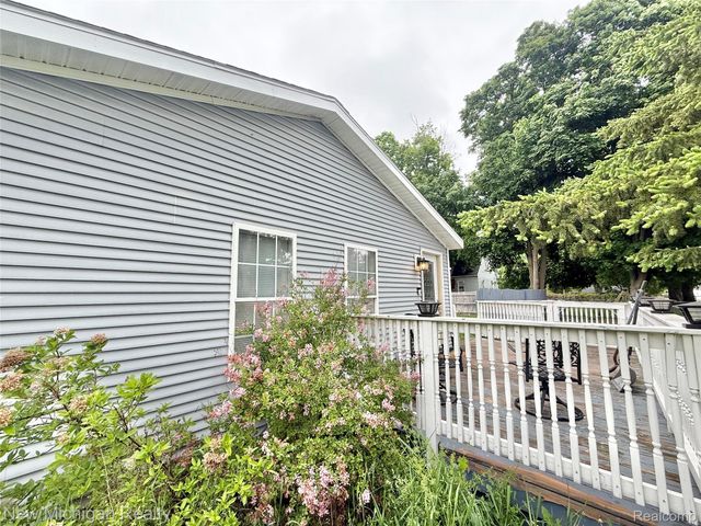 2245 Webber Avenue, Burton, MI 48529