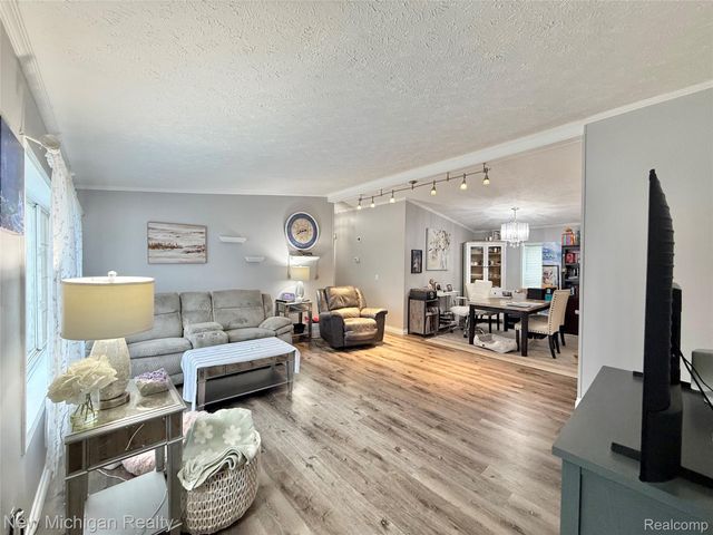2245 Webber Avenue, Burton, MI 48529