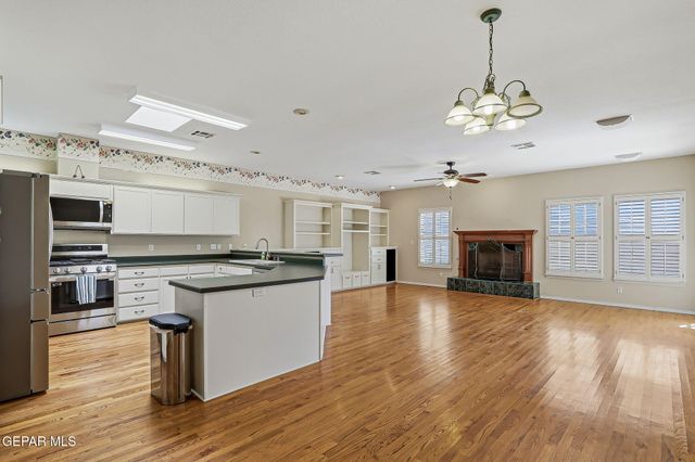 7016 DESERT CANYON Drive, El Paso, TX 79912