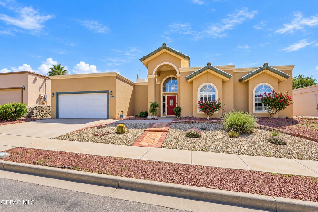 7016 DESERT CANYON Drive, El Paso, TX 79912