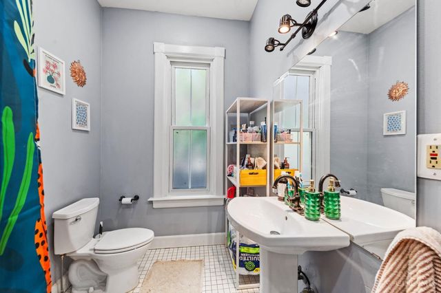 2106 Kemper Lane, Cincinnati, OH 45206