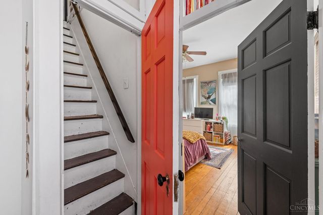 2106 Kemper Lane, Cincinnati, OH 45206