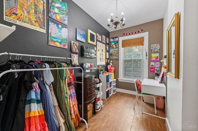 2106 Kemper Lane, Cincinnati, OH 45206