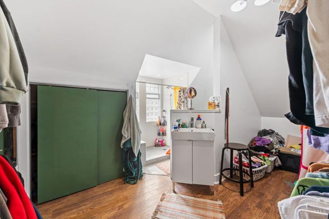 2106 Kemper Lane, Cincinnati, OH 45206
