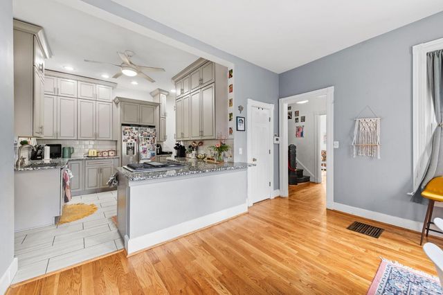2106 Kemper Lane, Cincinnati, OH 45206