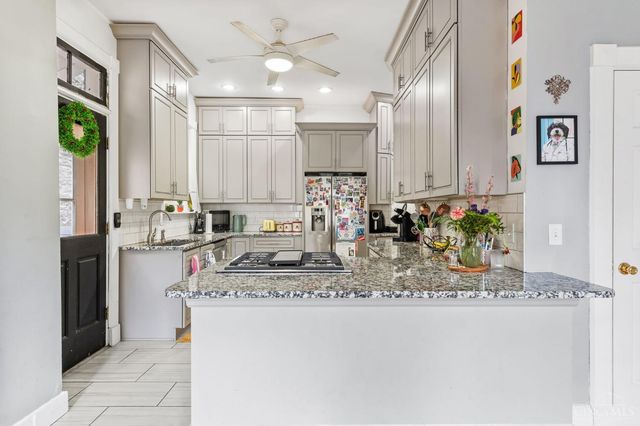 2106 Kemper Lane, Cincinnati, OH 45206