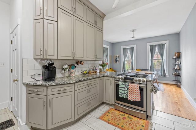 2106 Kemper Lane, Cincinnati, OH 45206