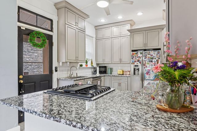 2106 Kemper Lane, Cincinnati, OH 45206