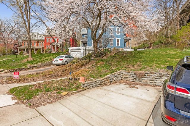 2106 Kemper Lane, Cincinnati, OH 45206