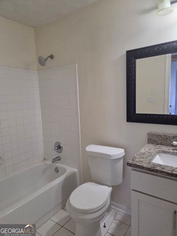 4054 Manorside Court SW, Snellville, GA 30039