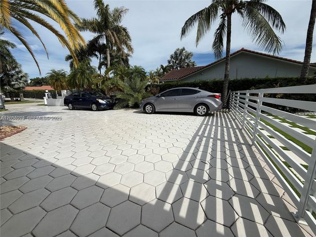 260 NW 132nd Avenue 1, Miami, FL 33182