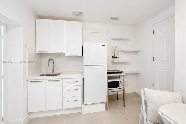 260 NW 132nd Avenue 1, Miami, FL 33182