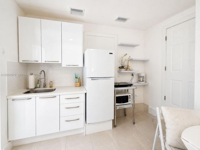 260 NW 132nd Avenue 1, Miami, FL 33182