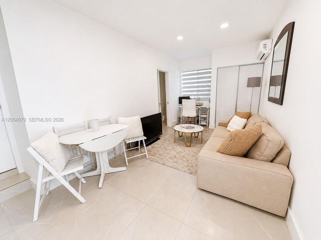 260 NW 132nd Avenue 1, Miami, FL 33182