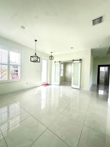 1159 SW Edinburgh Drive, Port St. Lucie, FL 34953