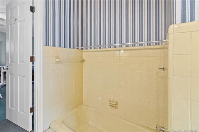 3302 N Rowland Avenue, Lumberton, NC 28358