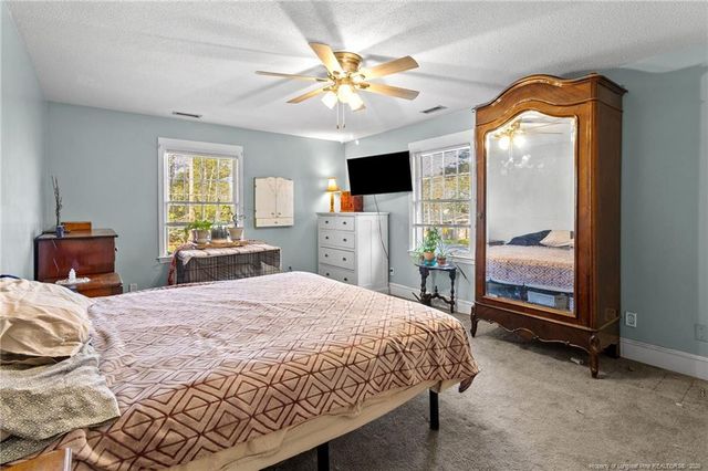 3302 N Rowland Avenue, Lumberton, NC 28358