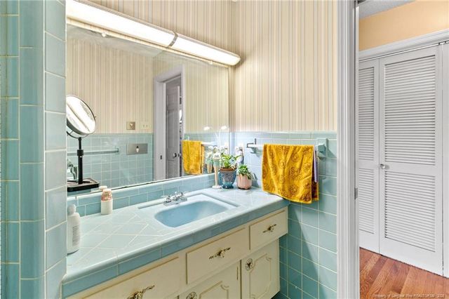 3302 N Rowland Avenue, Lumberton, NC 28358