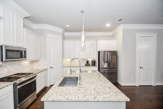 5611 Petty Street A, Houston, TX 77007
