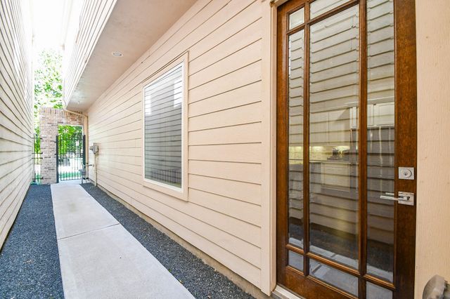 5611 Petty Street A, Houston, TX 77007