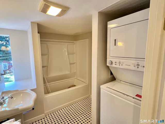 1596 Main Street 2nd floor, Stratford, CT 06615