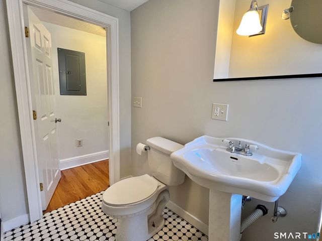 1596 Main Street 2nd floor, Stratford, CT 06615