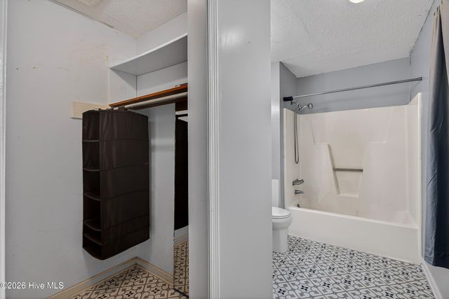 111 Little Lake Circle, New Bern, NC 28560