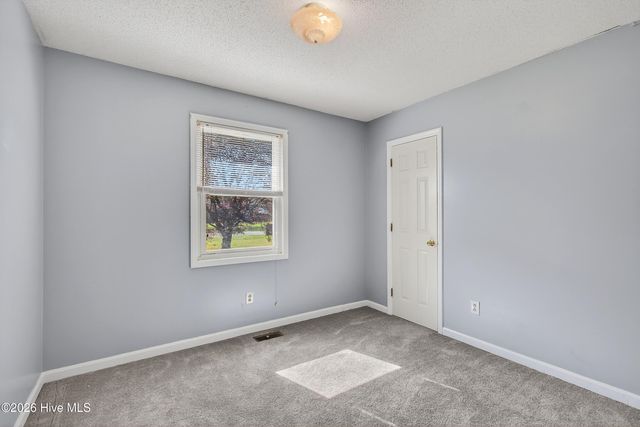 111 Little Lake Circle, New Bern, NC 28560