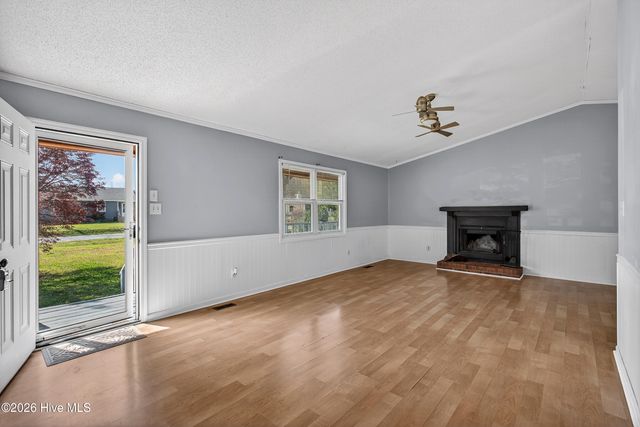 111 Little Lake Circle, New Bern, NC 28560