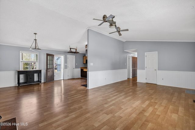 111 Little Lake Circle, New Bern, NC 28560