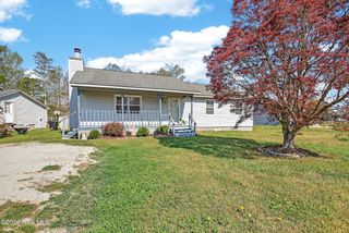 111 Little Lake Circle, New Bern, NC 28560