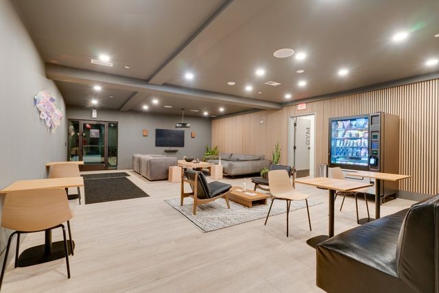 635 7th Ave S Apt 406, Nashville, TN 37203