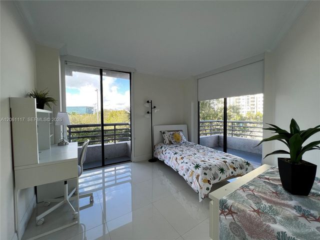 3300 NE 191st St 406, Aventura, FL 33180