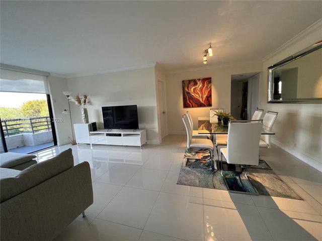 3300 NE 191st St 406, Aventura, FL 33180