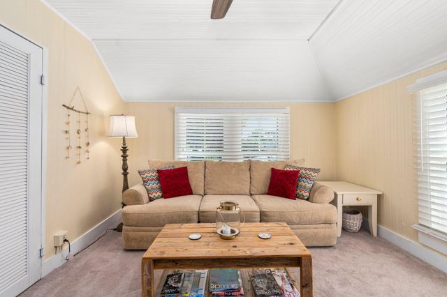 518 N 2nd Street, Fort Pierce, FL 34950