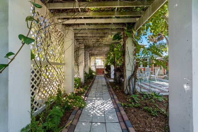 518 N 2nd Street, Fort Pierce, FL 34950