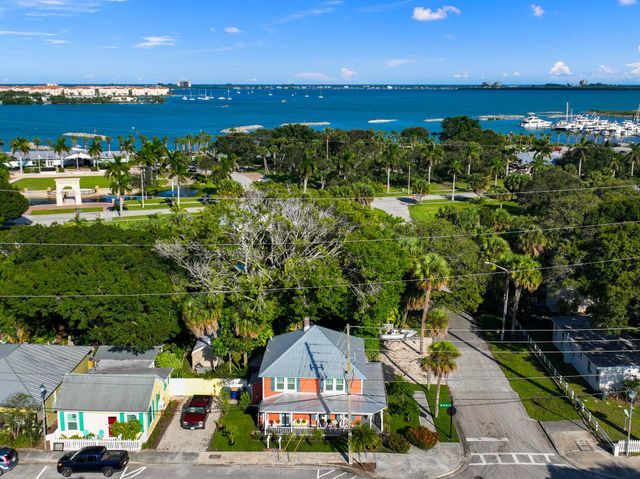 518 N 2nd Street, Fort Pierce, FL 34950