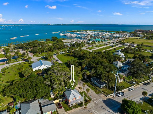 518 N 2nd Street, Fort Pierce, FL 34950