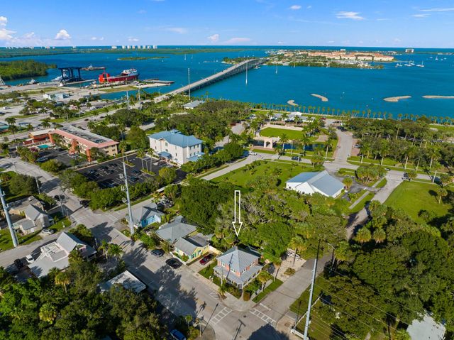 518 N 2nd Street, Fort Pierce, FL 34950