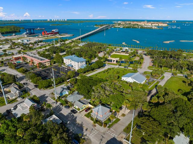 518 N 2nd Street, Fort Pierce, FL 34950