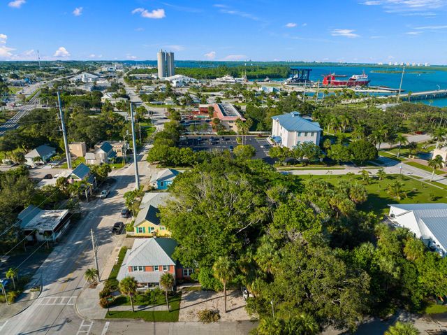 518 N 2nd Street, Fort Pierce, FL 34950