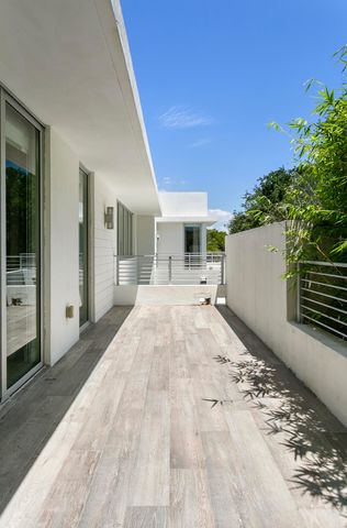 7700 SW 53rd Court, Miami, FL 33143