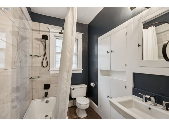 1411 Sw HALL St, Portland, OR 97201